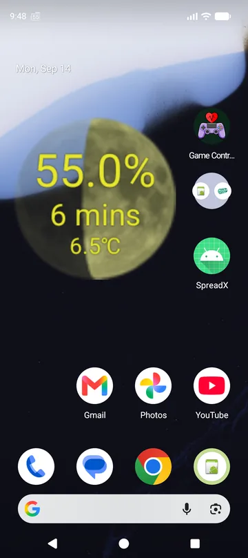 Moon widget on the Android home screen showing charge level, time left and temperature